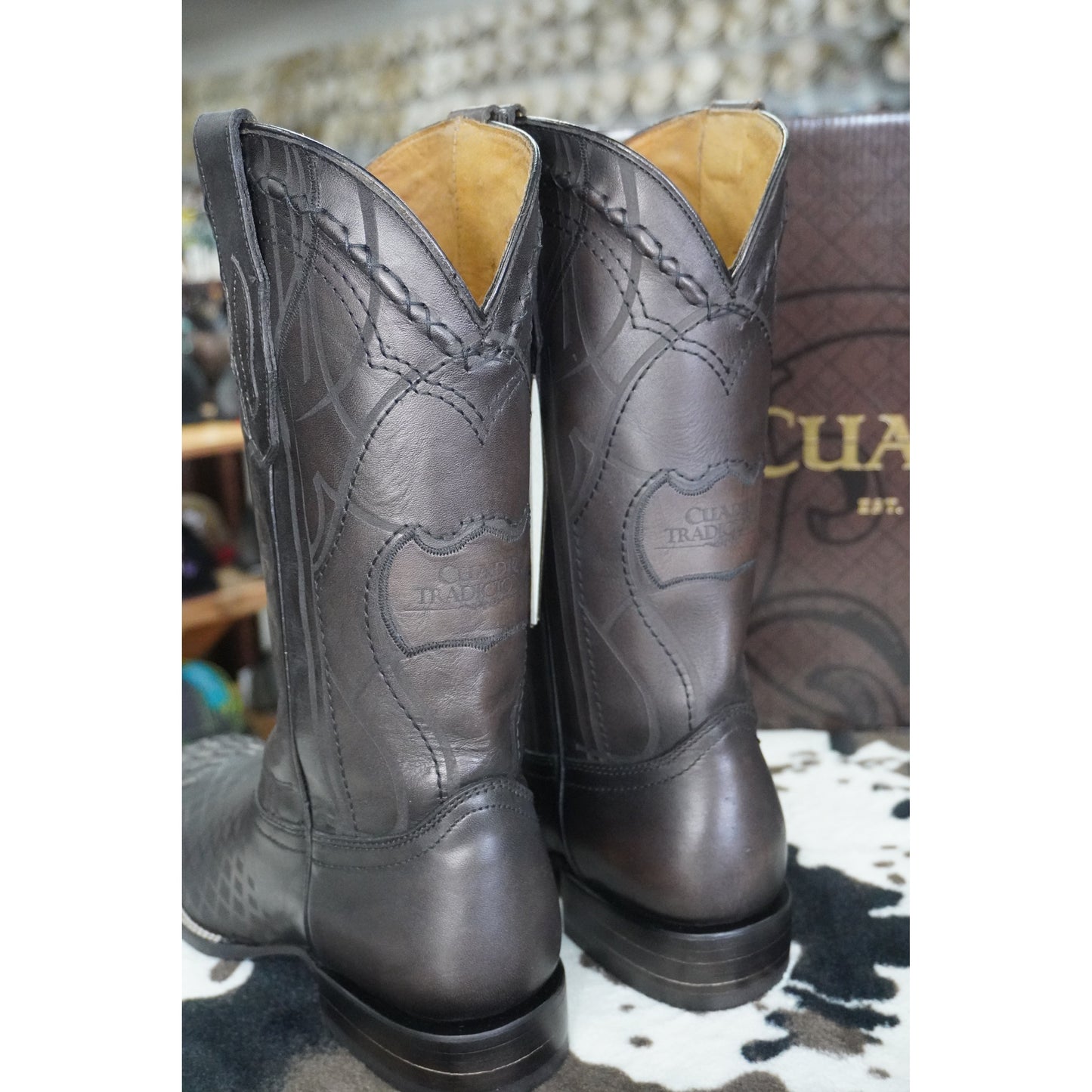 Cuadra Hombre Res Sillero Over Negro Botas