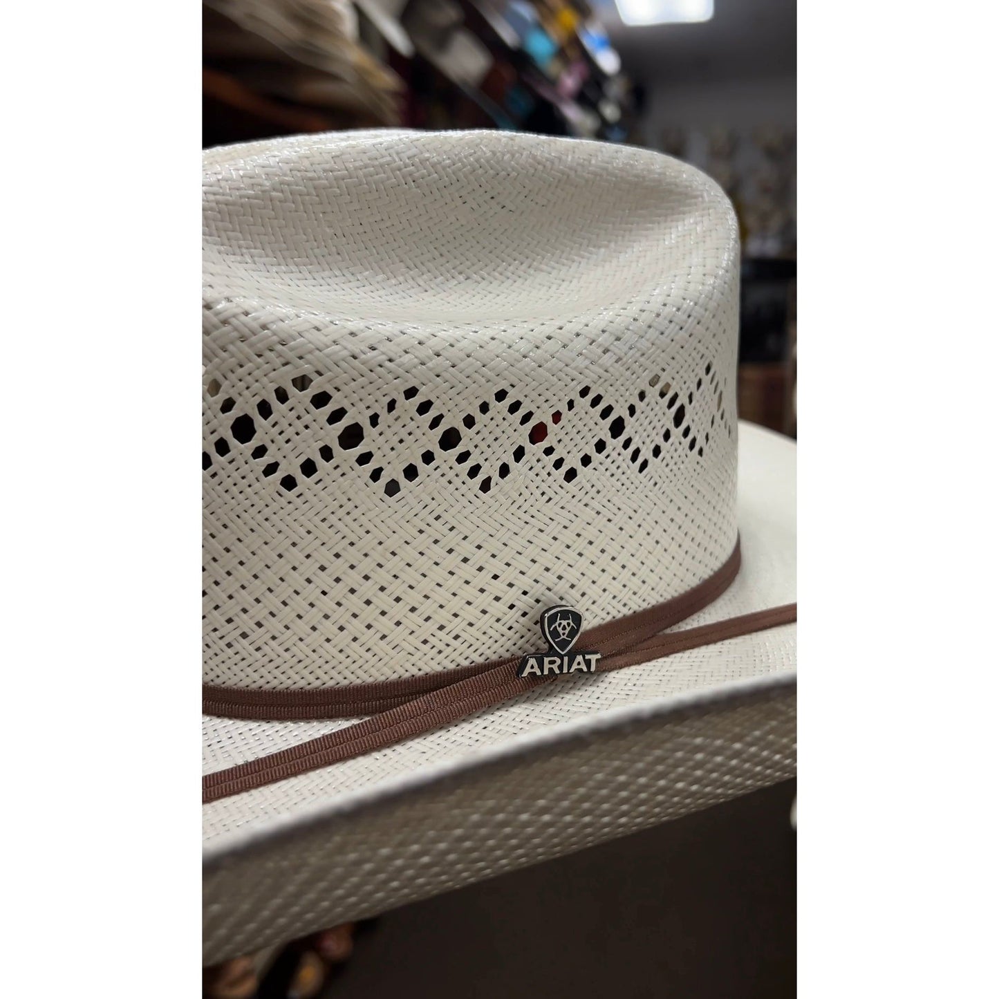 30X Ariat Diamond Shantung, Cattleman Crown