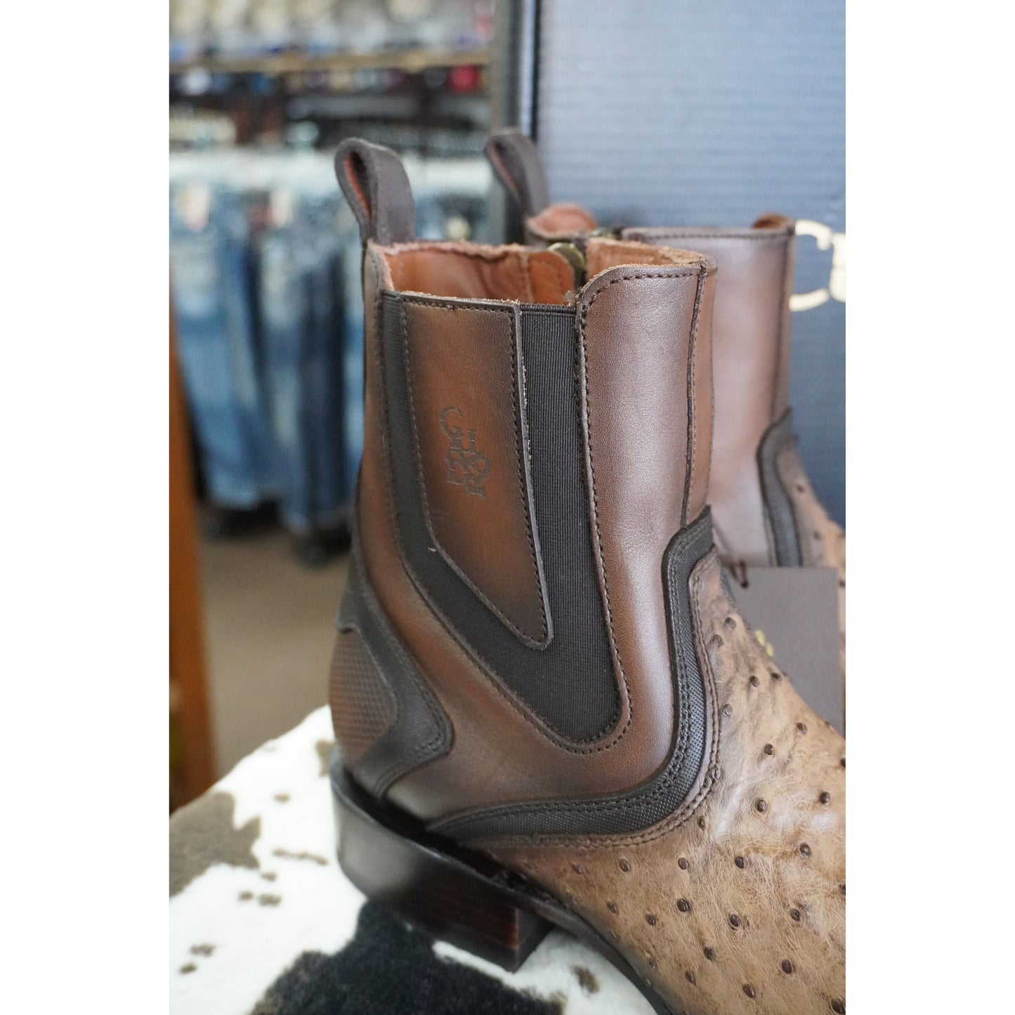 Cuadra Botin De Avestruz Lugano Cafe