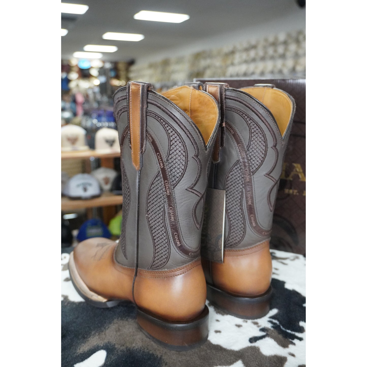 Cuadra Hombre Bota de Res Crust Base Satro Arena