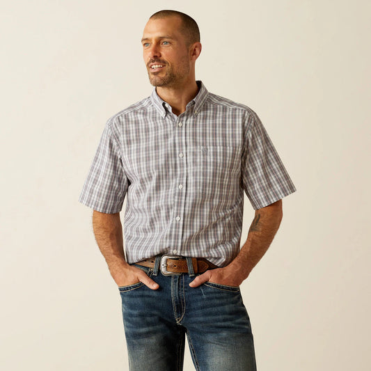 Ariat Men’s Wrinkle Free Onyx Button Down Short Sleeve Shirt
